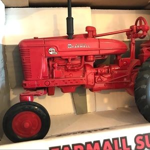 Farmall Super M-TA Die Cast Tractor